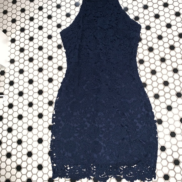 Gorgeous Navy Lace Lulus dress worn three times - Picture 3 of 4
